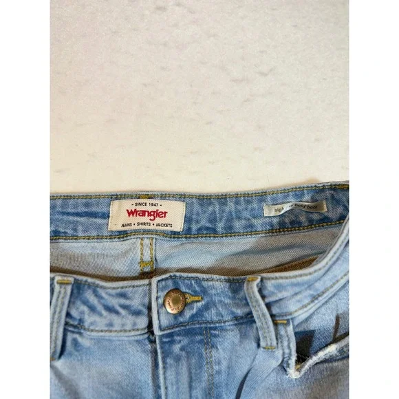 Wrangler Women's High Rise Bold Bootcut Jeans Light Wash Size 6x32 - Picture 3 of 5